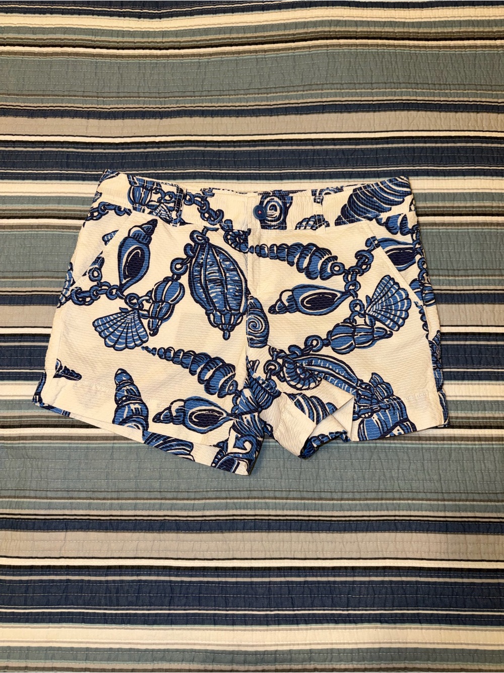 Lilly Pulitzer White Shorts with Blue Shell Motif